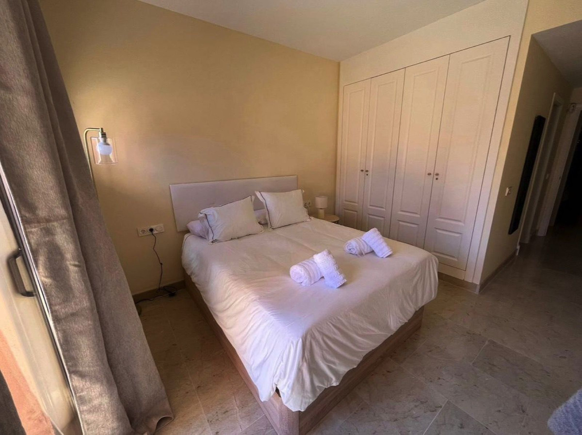 Se vende Apartamento Planta Media de 2 dormitorios en Costa Del Sol, Málaga, España