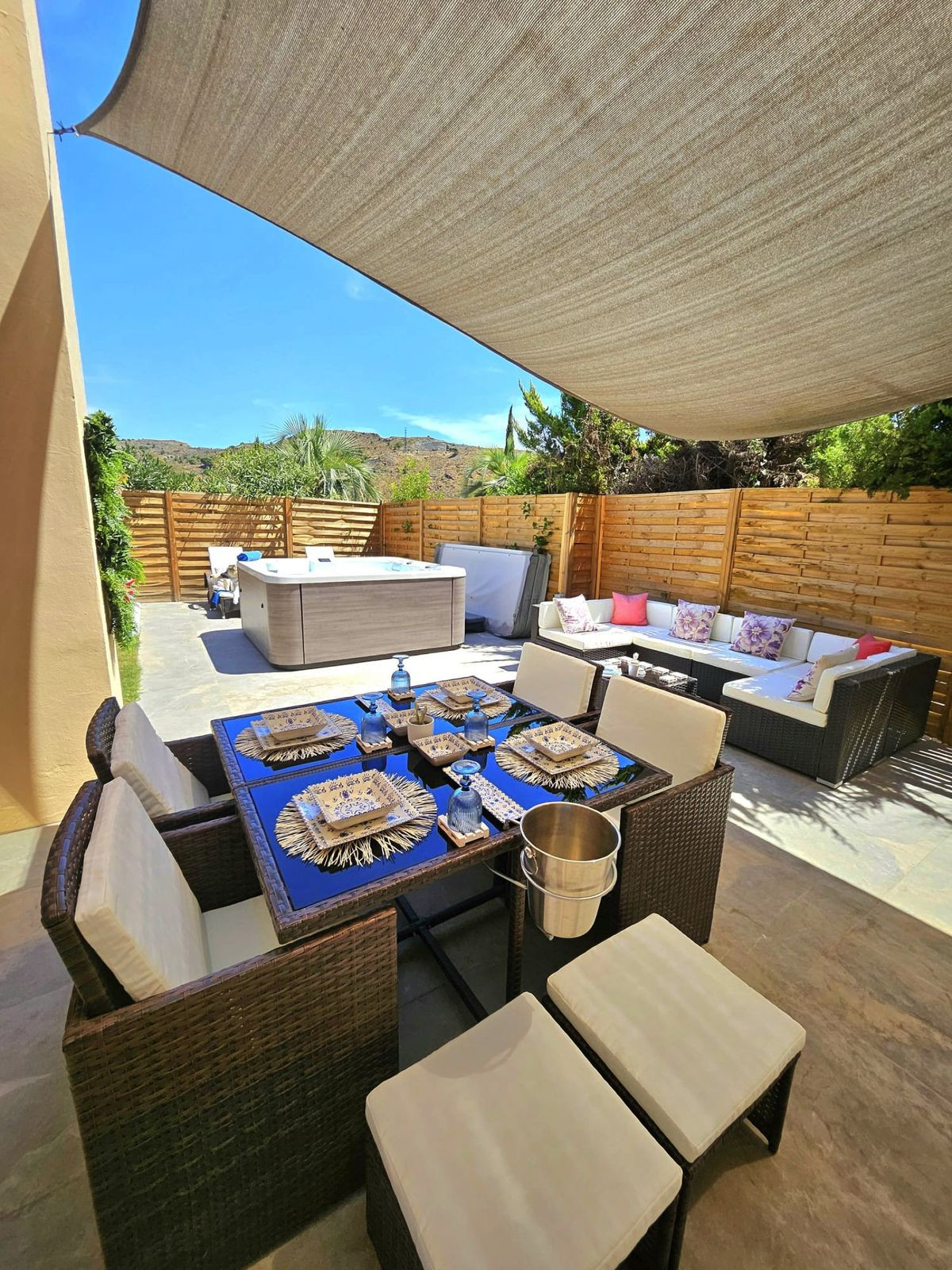 Se vende Villa - Chalet de 3 dormitorios en Costa Del Sol, Málaga, España