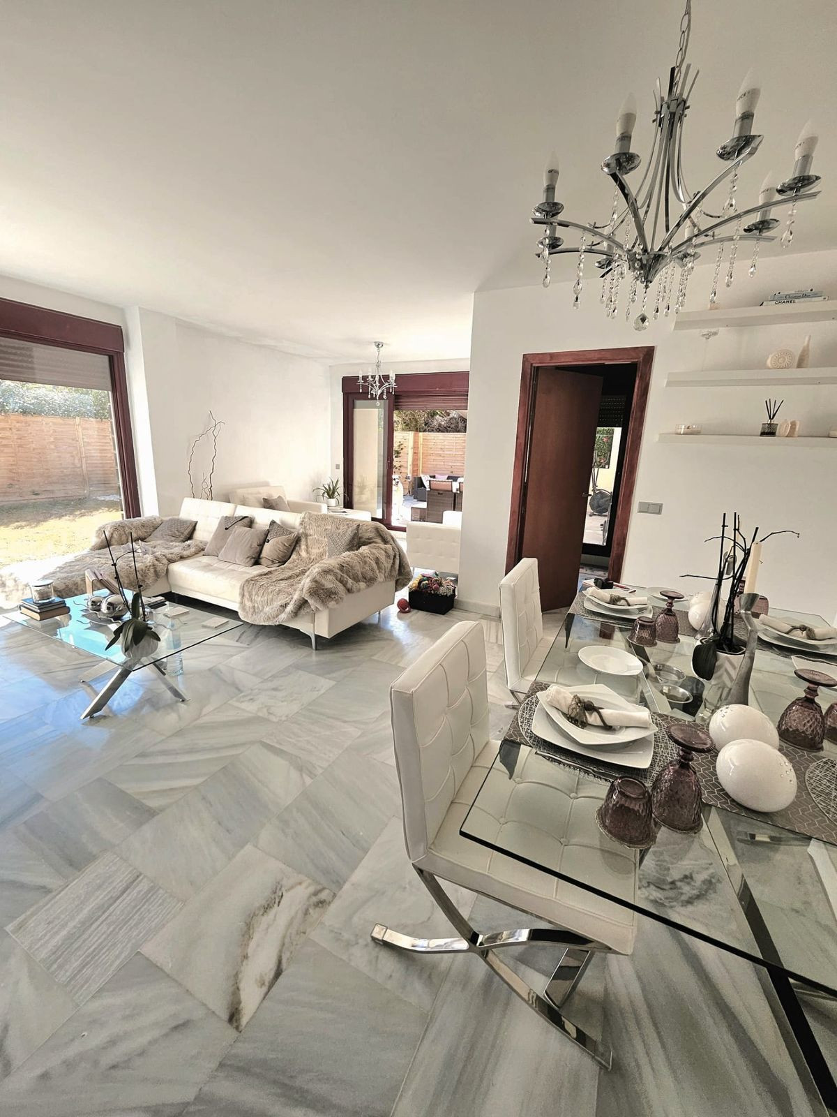 Se vende Villa - Chalet de 3 dormitorios en Costa Del Sol, Málaga, España