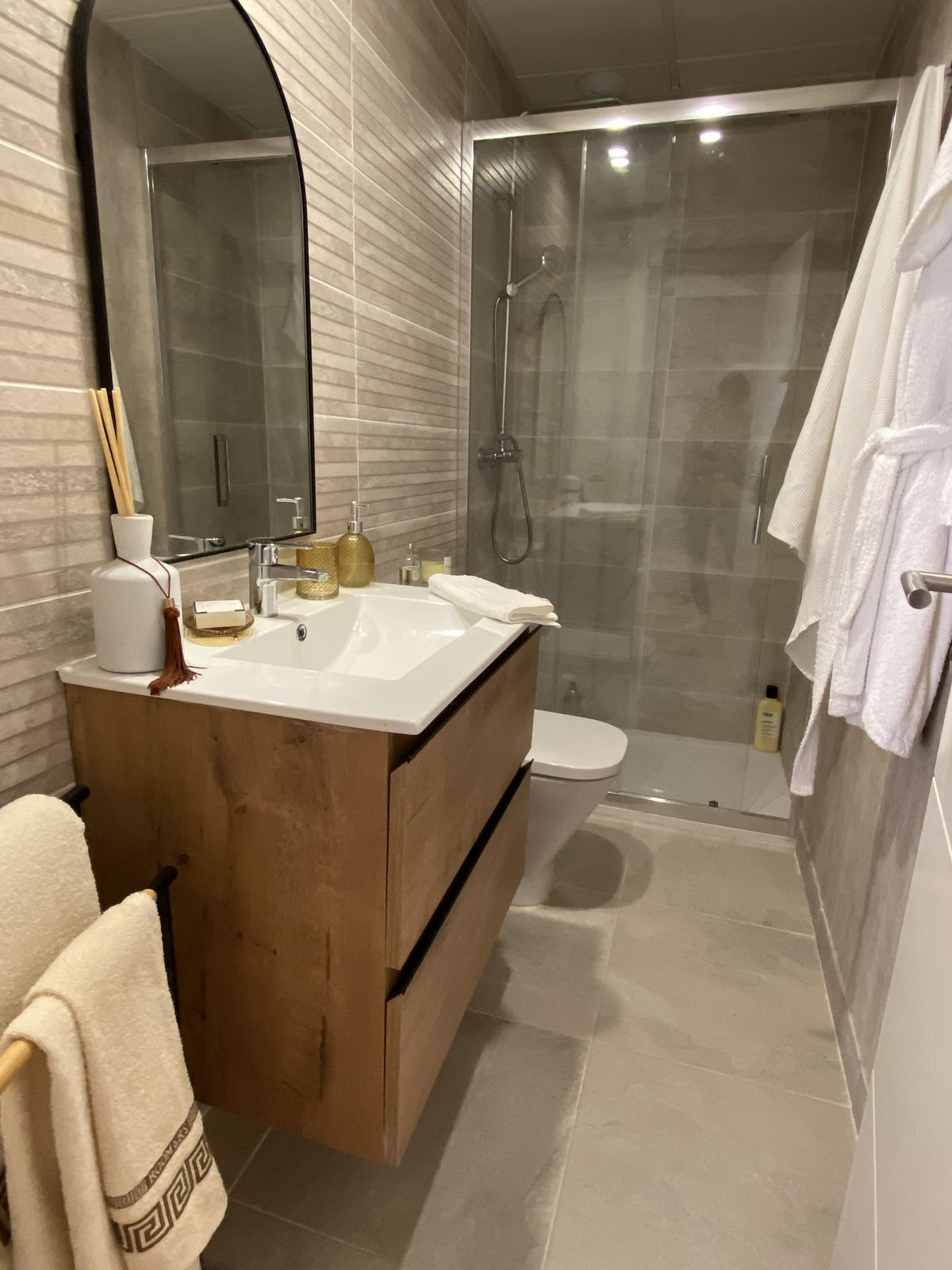 2 Bed Apartment for sale in Estepona Costa Del Sol, Málaga, Spain