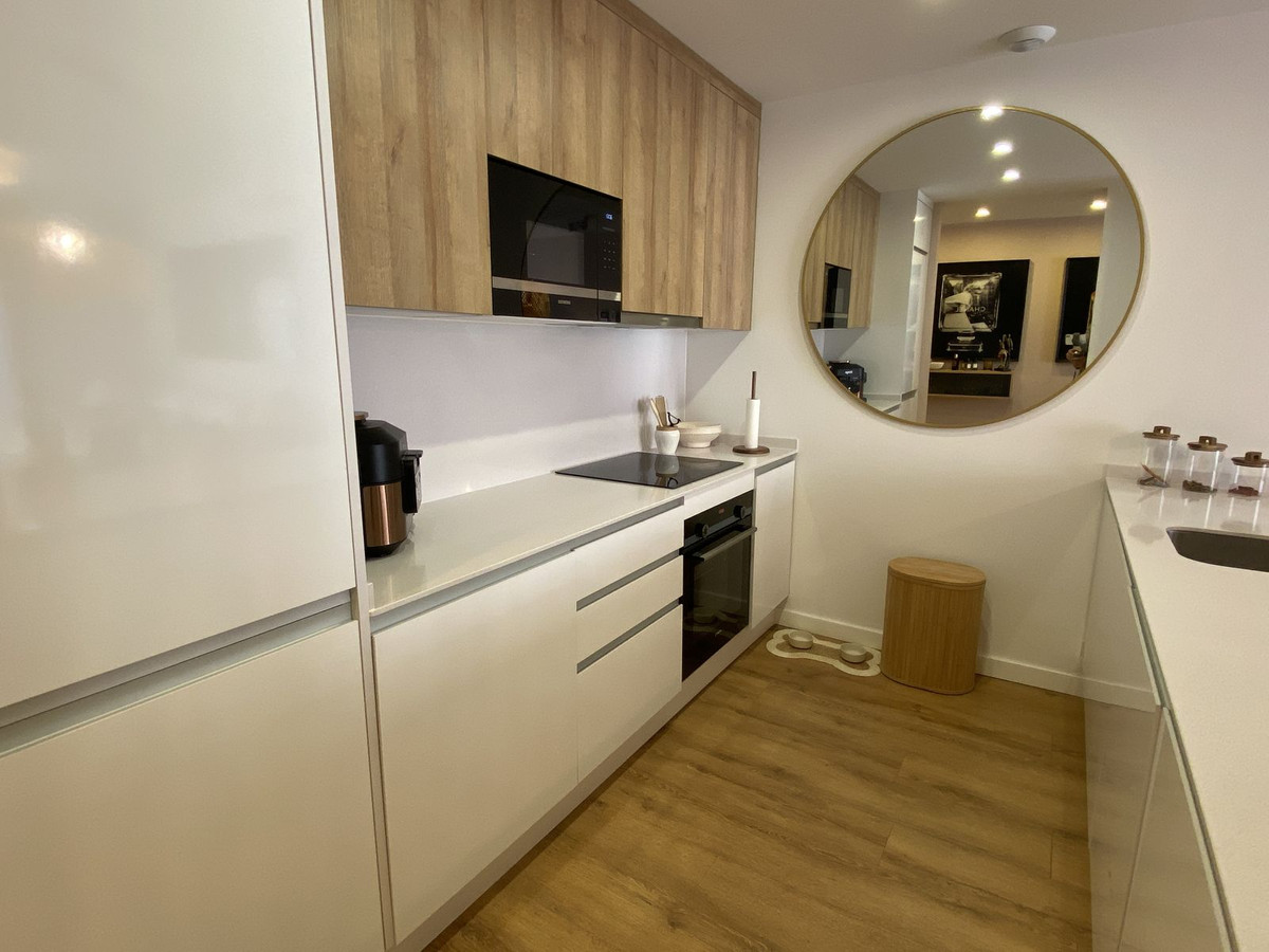 2 Bed Apartment for sale in Estepona Costa Del Sol, Málaga, Spain