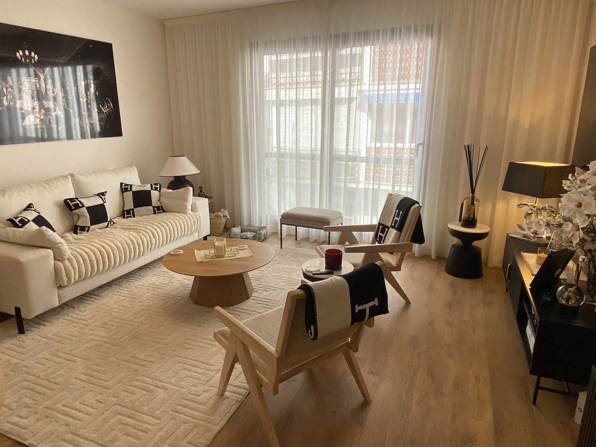2 Bed Apartment for sale in Estepona Costa Del Sol, Málaga, Spain