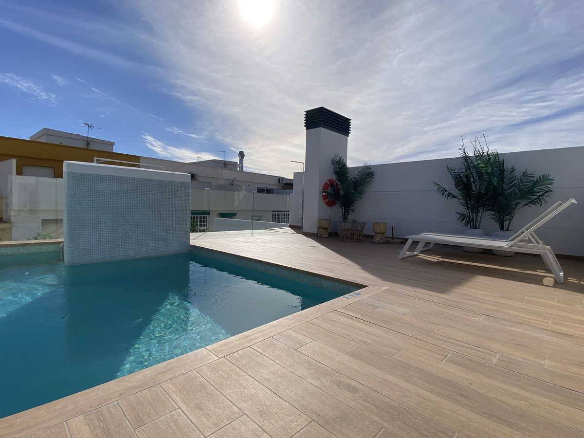 2 Bed Apartment for sale in Estepona Costa Del Sol, Málaga, Spain
