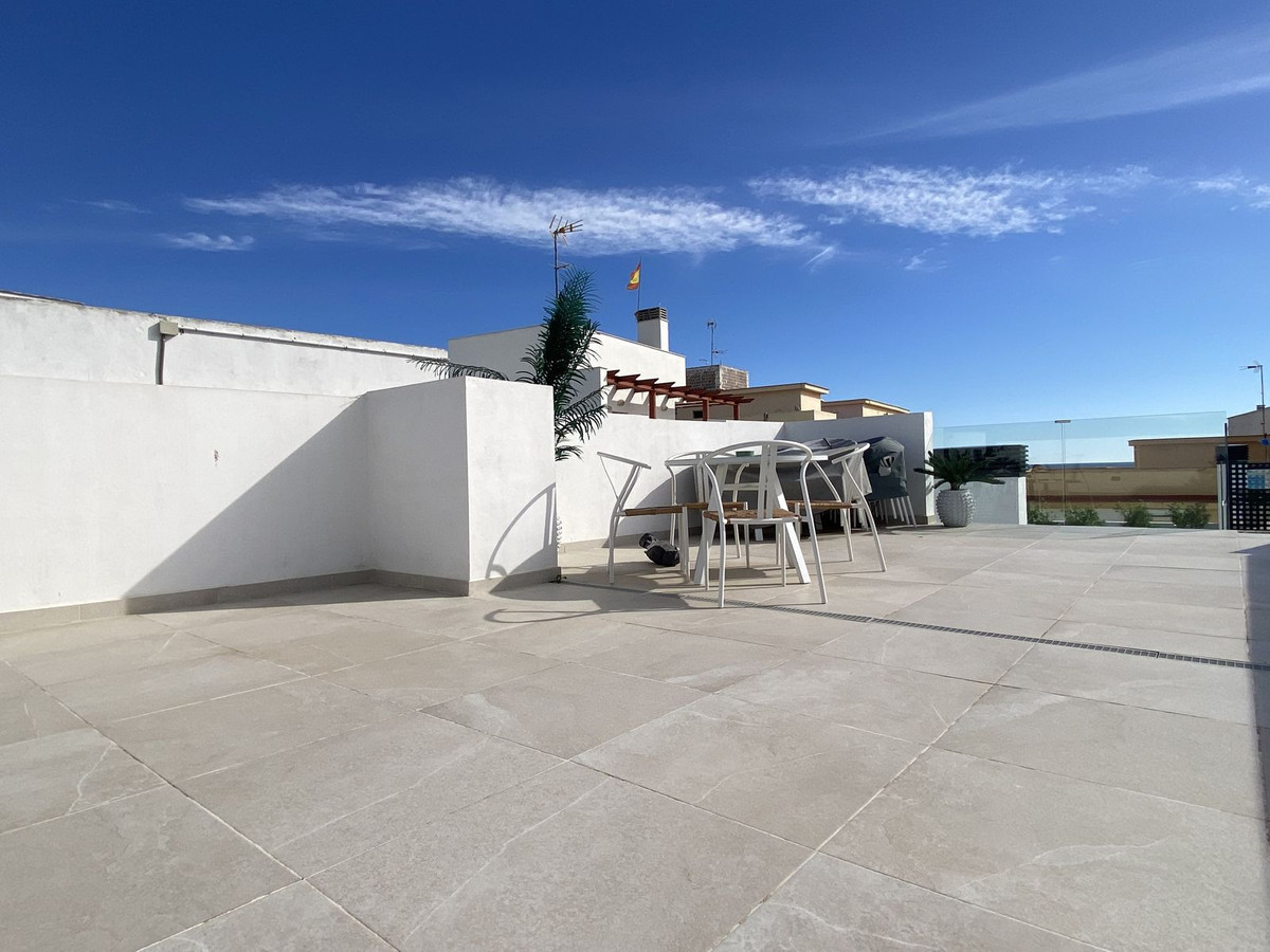 2 Bed Apartment for sale in Estepona Costa Del Sol, Málaga, Spain