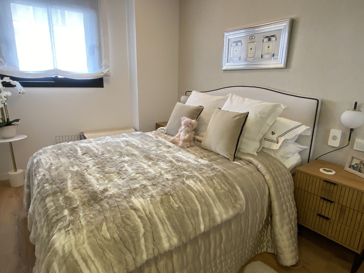 2 Bed Apartment for sale in Estepona Costa Del Sol, Málaga, Spain