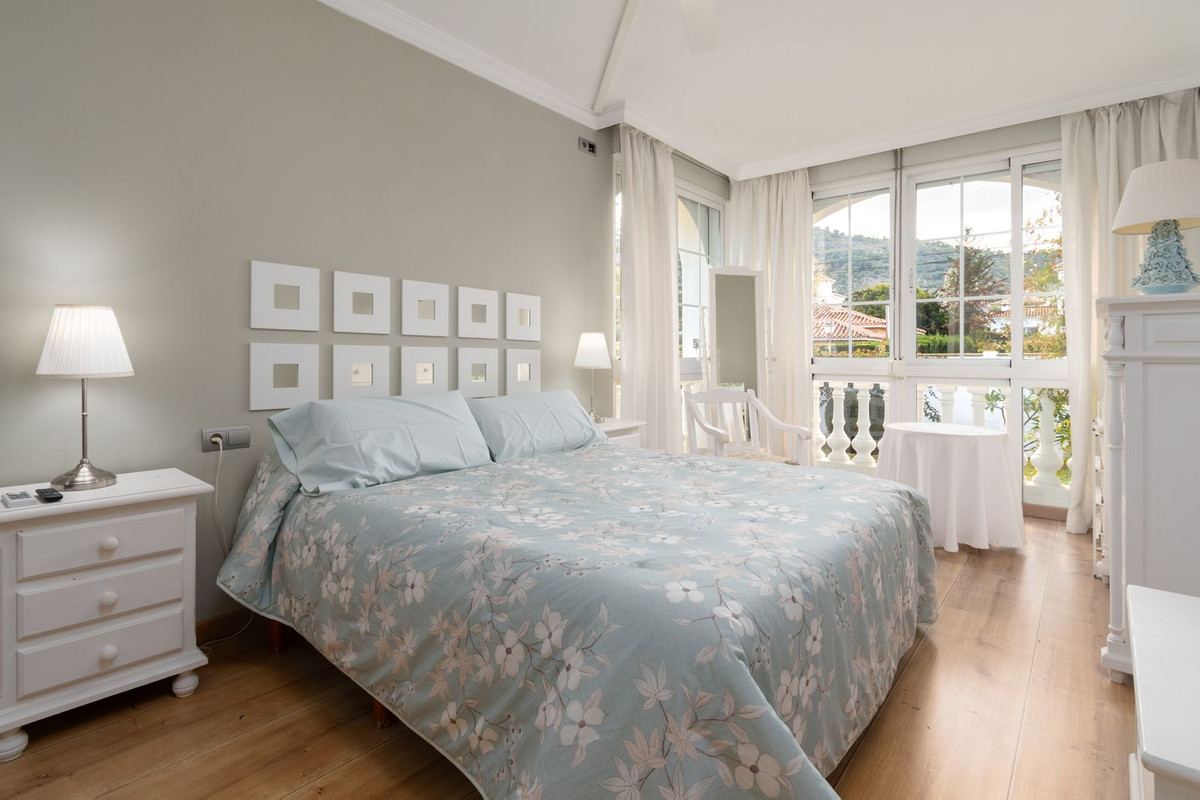 7 Bed Townhouse for sale in Alhaurín De La Torre Costa Del Sol, Málaga, Spain