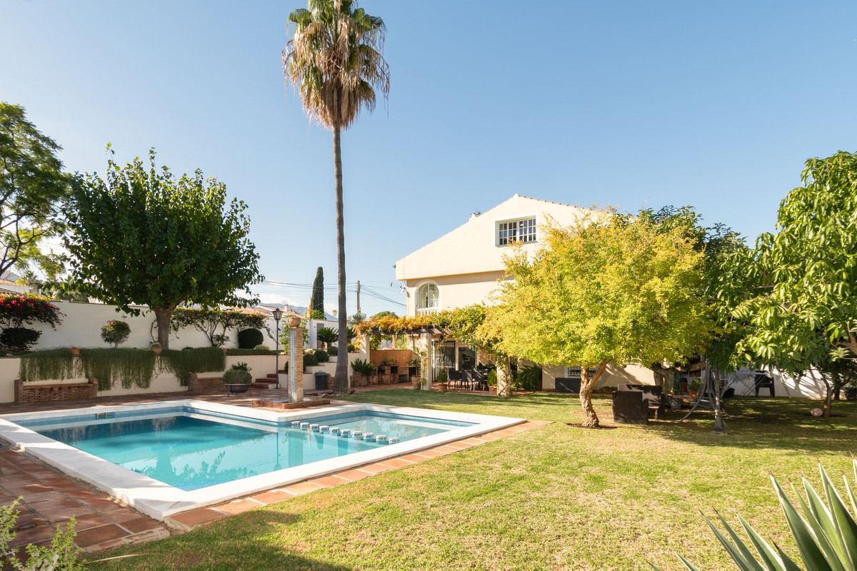 7 Bed Townhouse for sale in Alhaurín De La Torre Costa Del Sol, Málaga, Spain