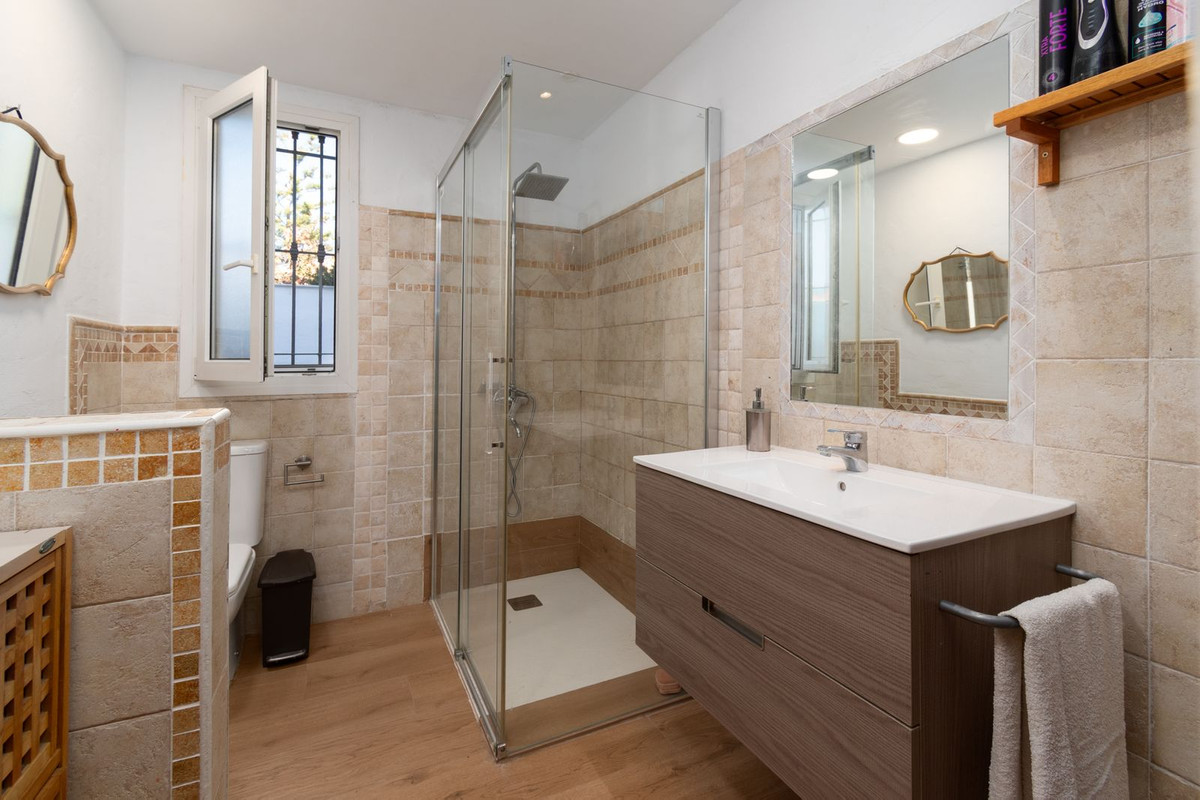 7 Bed Townhouse for sale in Alhaurín De La Torre Costa Del Sol, Málaga, Spain