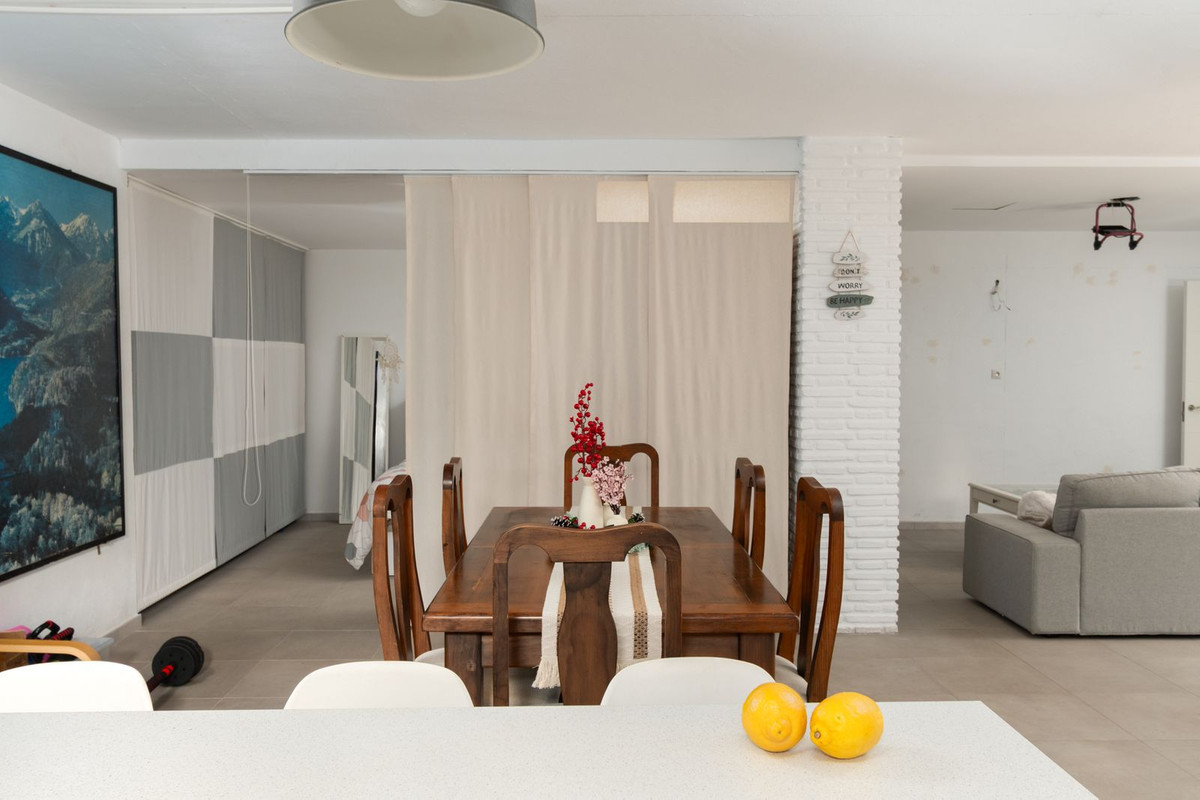 7 Bed Townhouse for sale in Alhaurín De La Torre Costa Del Sol, Málaga, Spain