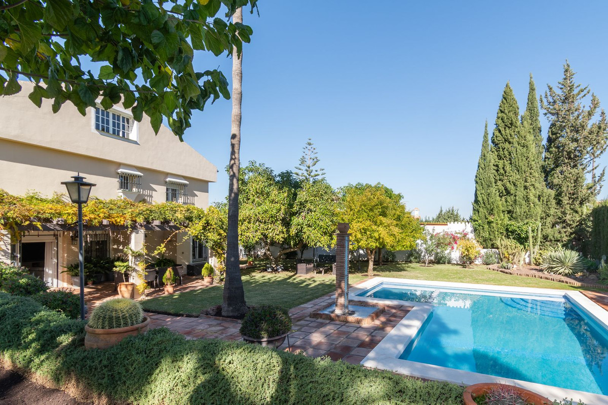7 Bed Townhouse for sale in Alhaurín De La Torre Costa Del Sol, Málaga, Spain