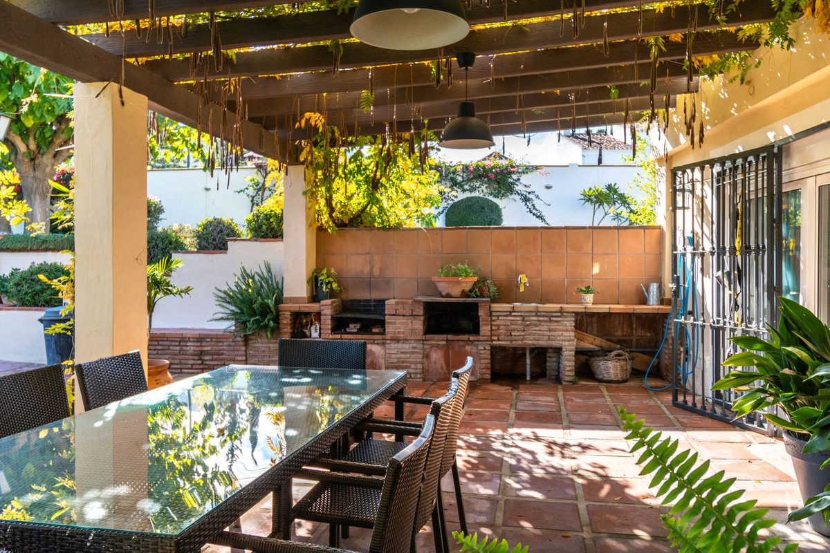 7 Bed Townhouse for sale in Alhaurín De La Torre Costa Del Sol, Málaga, Spain