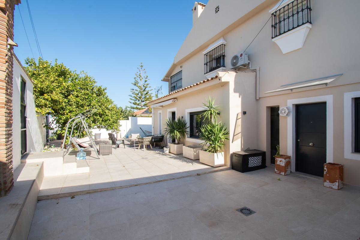 7 Bed Townhouse for sale in Alhaurín De La Torre Costa Del Sol, Málaga, Spain