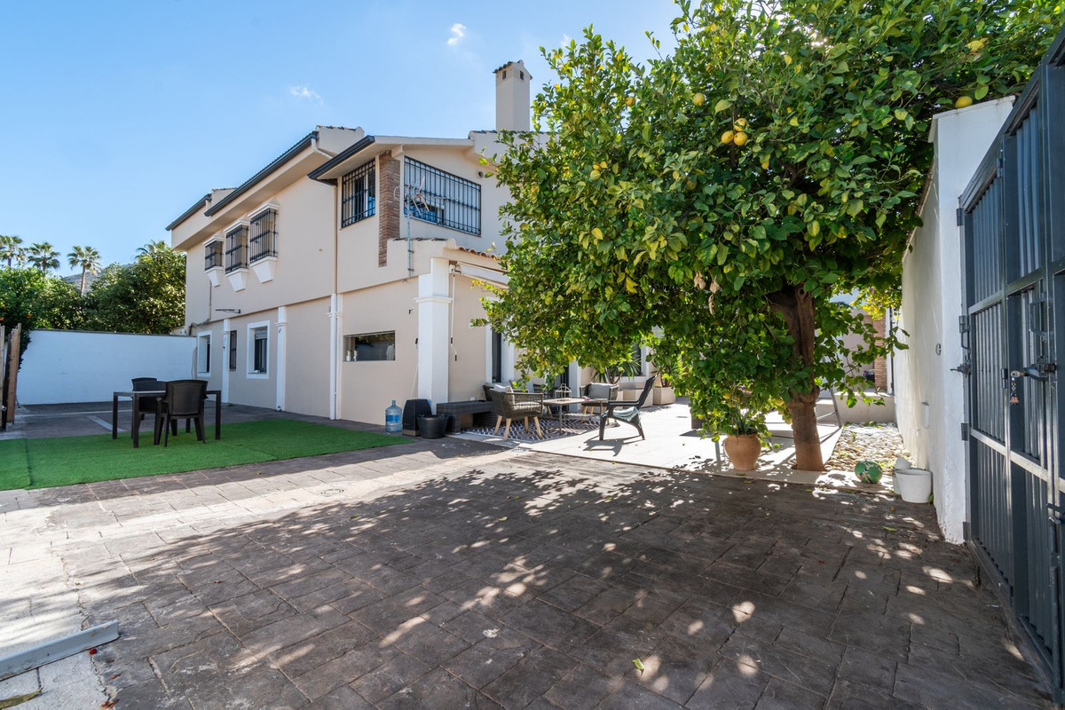 7 Bed Townhouse for sale in Alhaurín De La Torre Costa Del Sol, Málaga, Spain