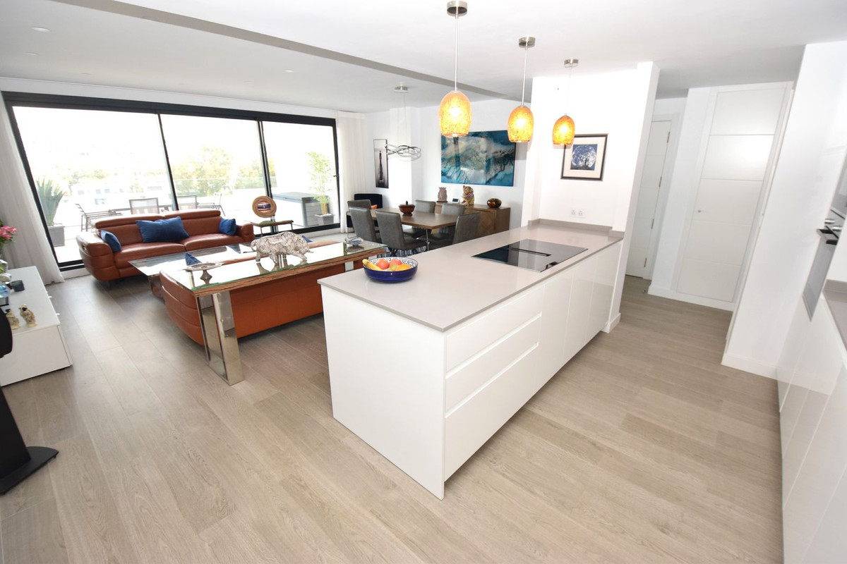 Se vende Apartamento Planta Media de 3 dormitorios en Costa Del Sol, Málaga, España