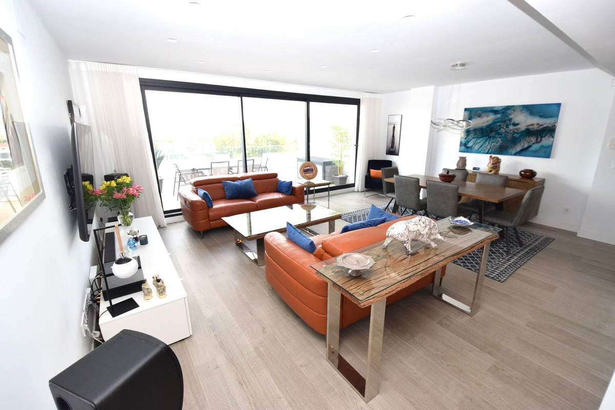 Se vende Apartamento Planta Media de 3 dormitorios en Costa Del Sol, Málaga, España