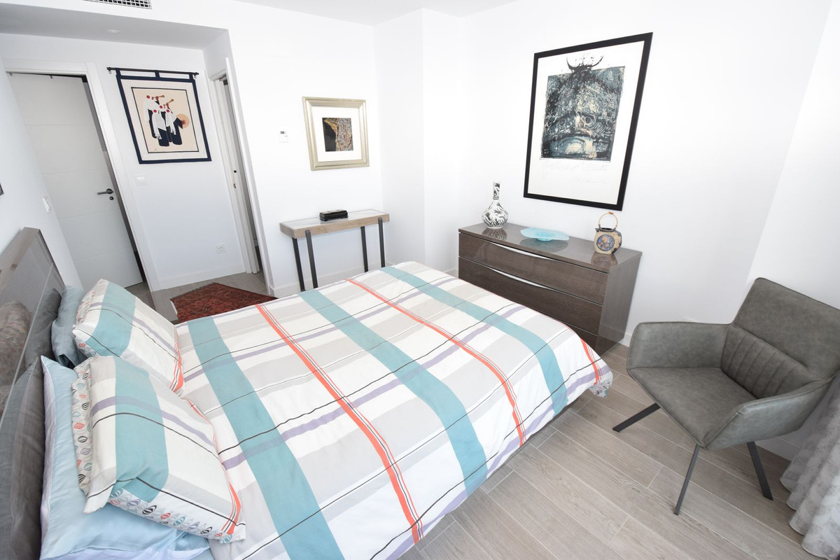 Se vende Apartamento Planta Media de 3 dormitorios en Costa Del Sol, Málaga, España