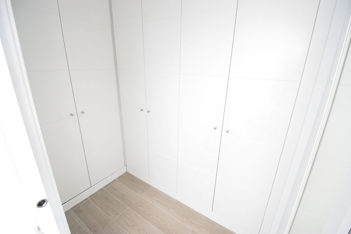 Se vende Apartamento Planta Media de 3 dormitorios en Costa Del Sol, Málaga, España