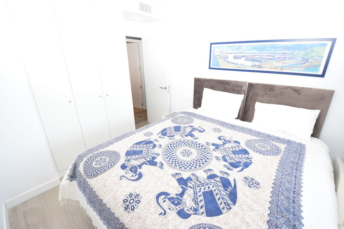 Se vende Apartamento Planta Media de 3 dormitorios en Costa Del Sol, Málaga, España