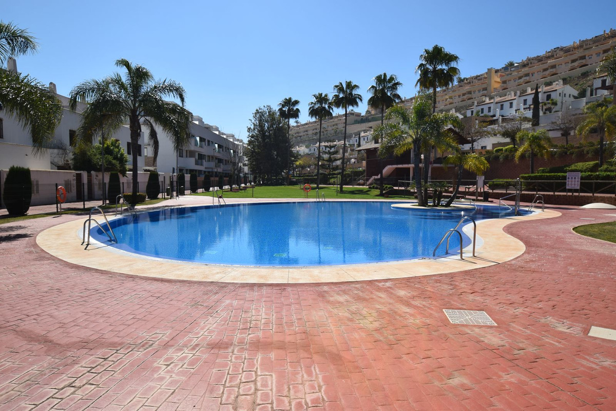 Se vende Apartamento Planta Media de 3 dormitorios en Costa Del Sol, Málaga, España