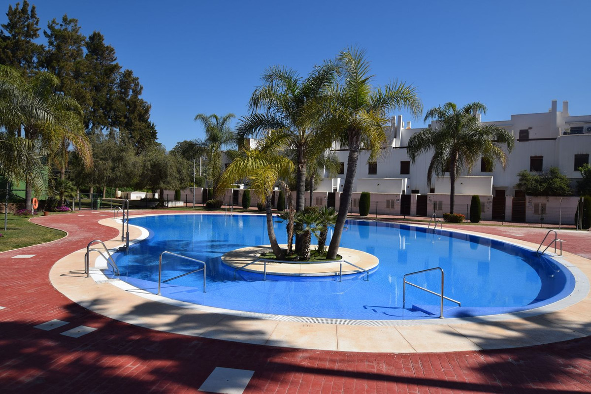 Se vende Apartamento Planta Media de 3 dormitorios en Costa Del Sol, Málaga, España