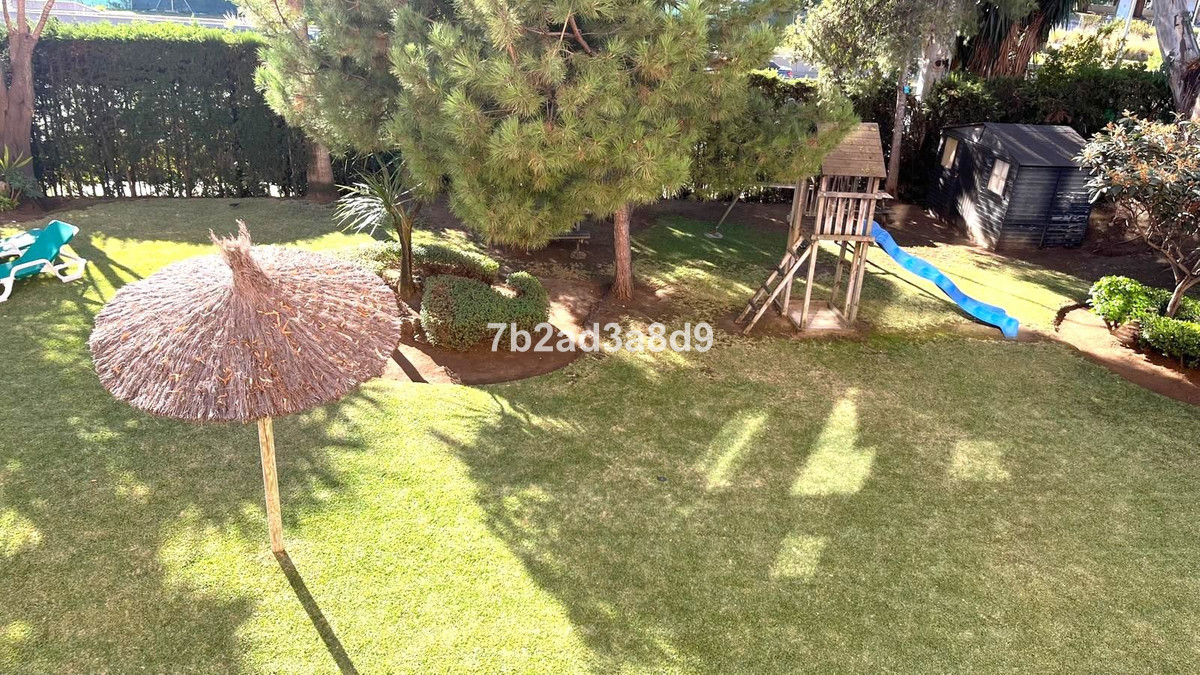 Se vende Apartamento Planta Media de 3 dormitorios en Costa Del Sol, Málaga, España