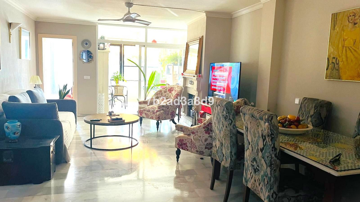 Se vende Apartamento Planta Media de 3 dormitorios en Costa Del Sol, Málaga, España