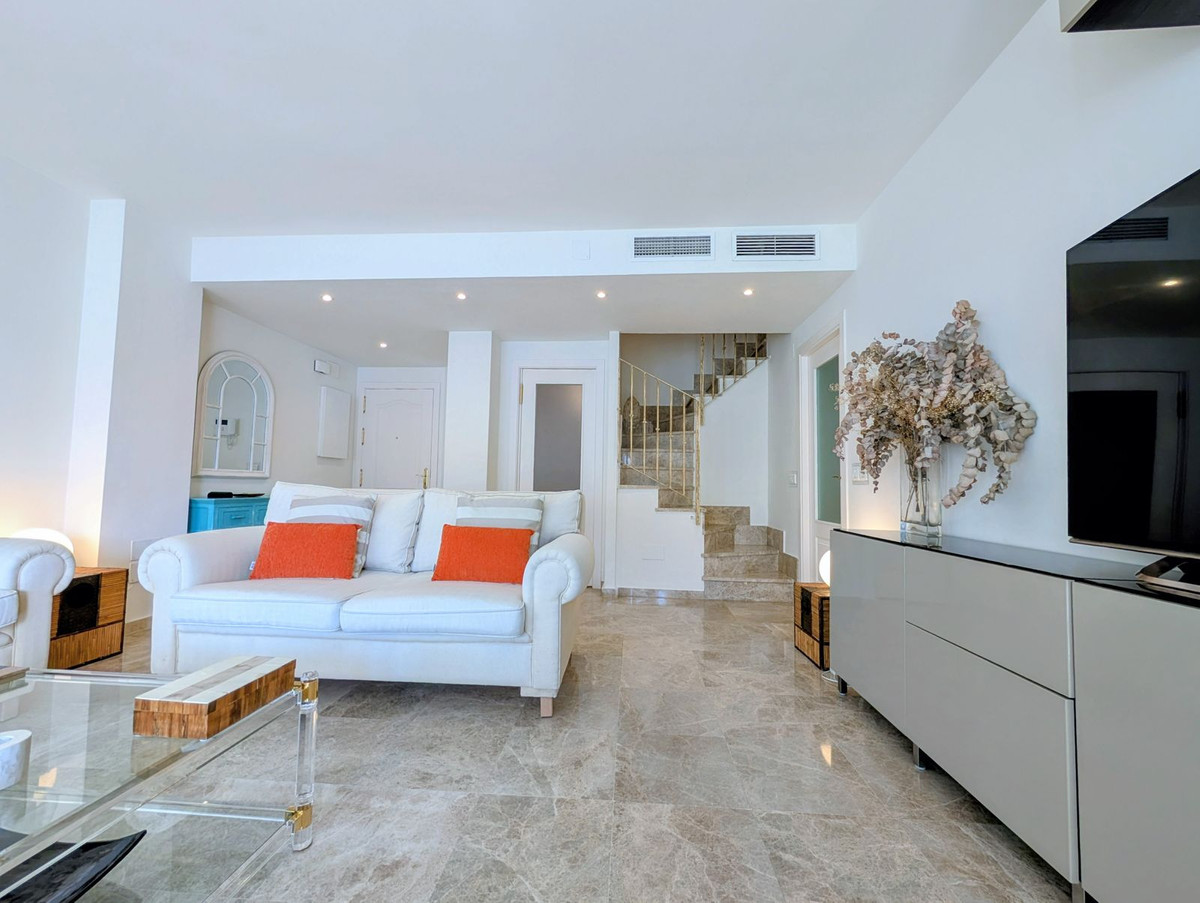 4 Bed Apartment for sale in San Pedro De Alcántara Costa Del Sol, Málaga, Spain