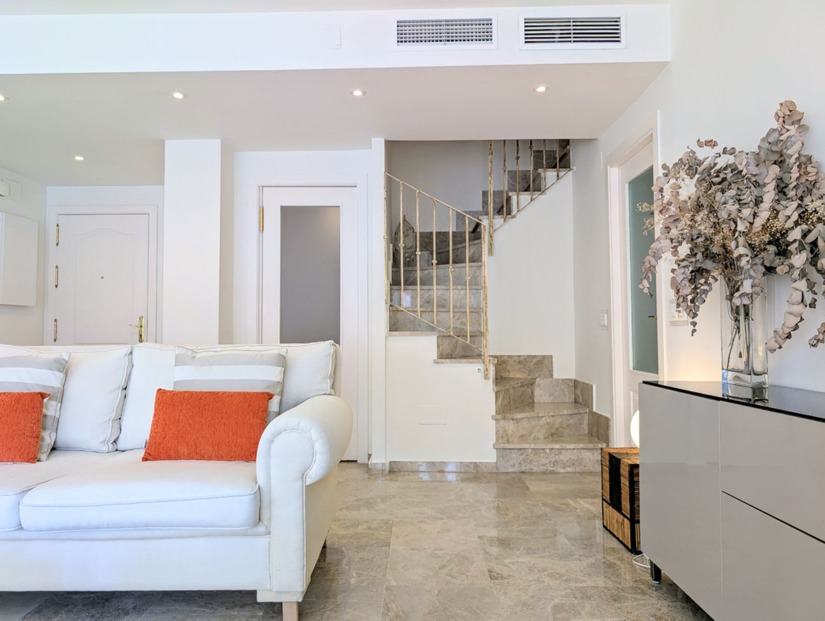 4 Bed Apartment for sale in San Pedro De Alcántara Costa Del Sol, Málaga, Spain