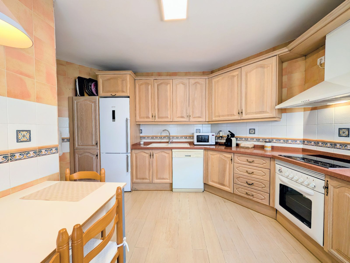 4 Bed Apartment for sale in San Pedro De Alcántara Costa Del Sol, Málaga, Spain