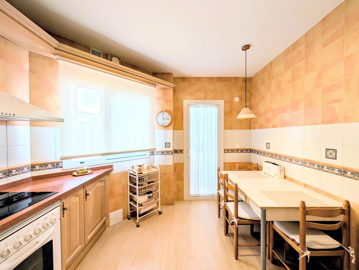 4 Bed Apartment for sale in San Pedro De Alcántara Costa Del Sol, Málaga, Spain