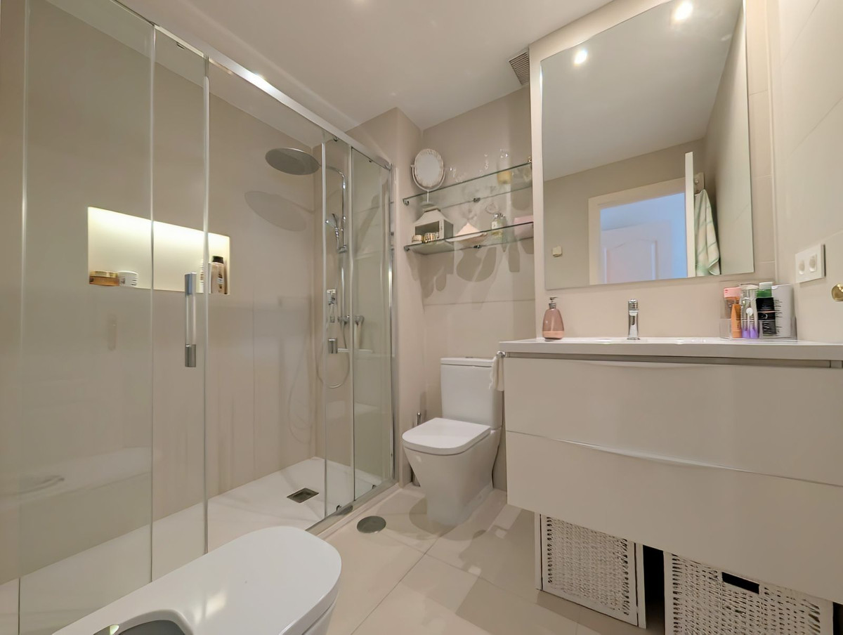 4 Bed Apartment for sale in San Pedro De Alcántara Costa Del Sol, Málaga, Spain