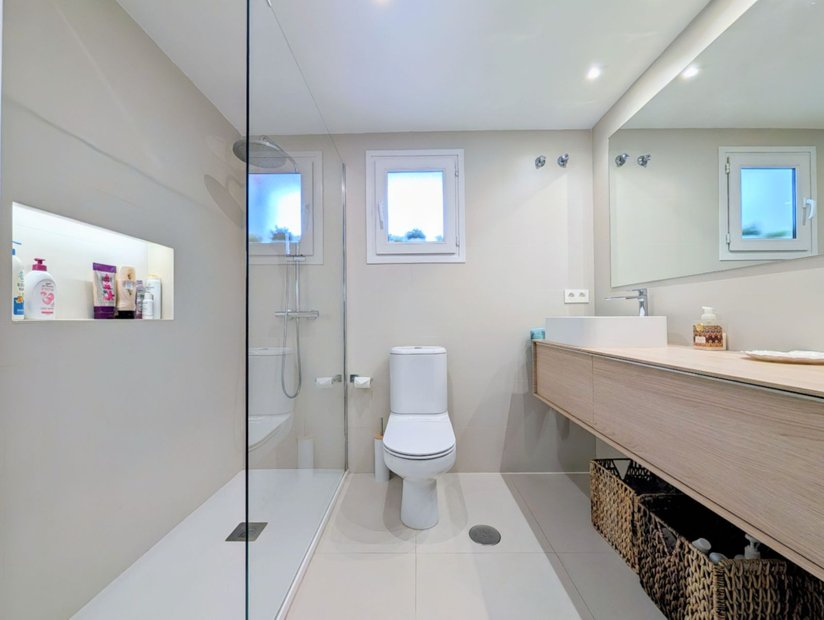 4 Bed Apartment for sale in San Pedro De Alcántara Costa Del Sol, Málaga, Spain