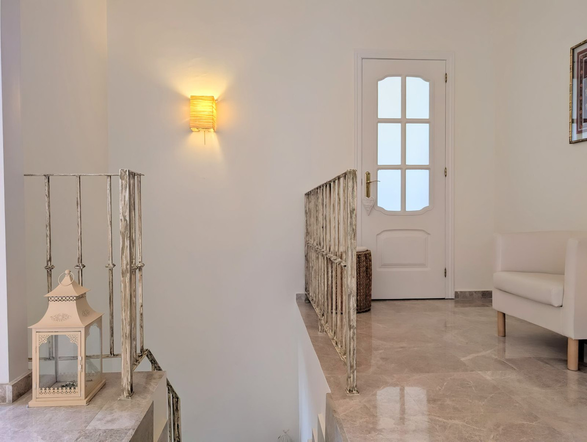 4 Bed Apartment for sale in San Pedro De Alcántara Costa Del Sol, Málaga, Spain