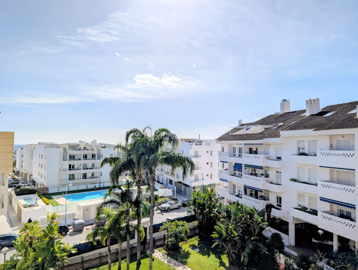 4 Bed Apartment for sale in San Pedro De Alcántara Costa Del Sol, Málaga, Spain