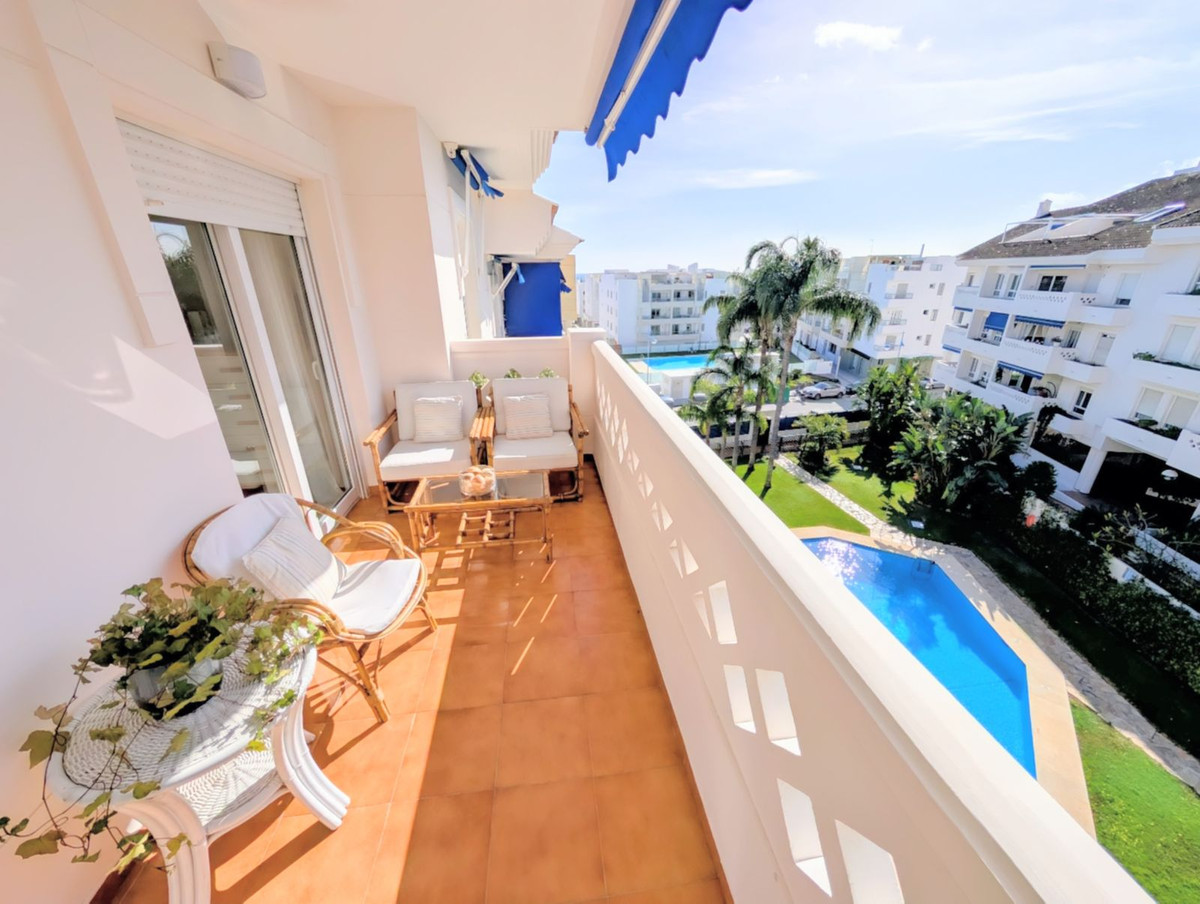 4 Bed Apartment for sale in San Pedro De Alcántara Costa Del Sol, Málaga, Spain