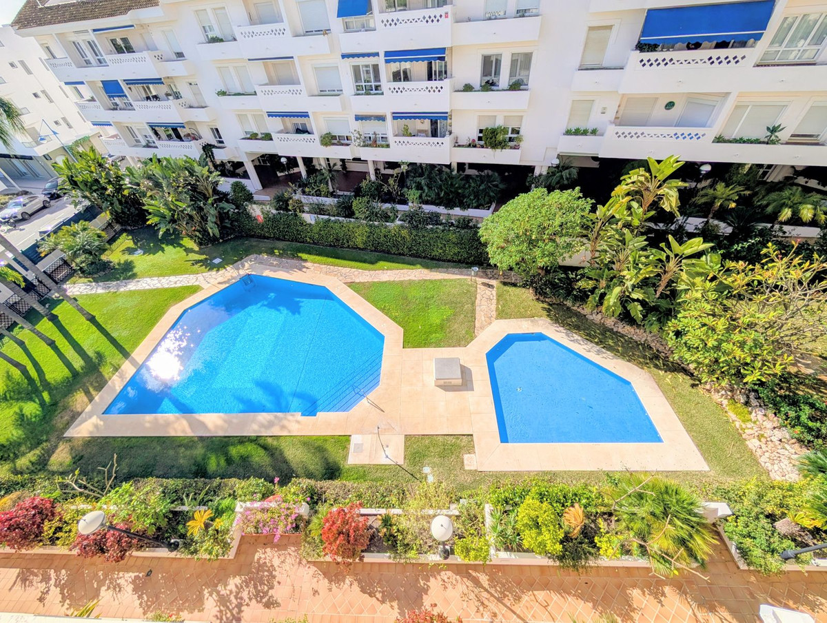 4 Bed Apartment for sale in San Pedro De Alcántara Costa Del Sol, Málaga, Spain