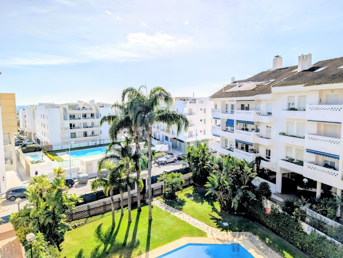 4 Bed Apartment for sale in San Pedro De Alcántara Costa Del Sol, Málaga, Spain