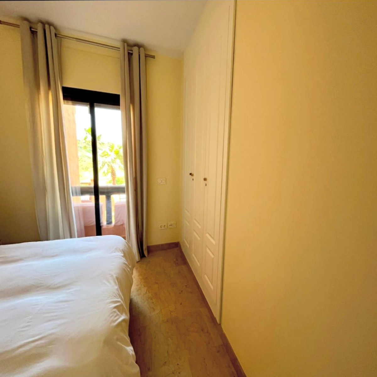 2 Bed Apartment for sale in La Duquesa Costa Del Sol, Málaga, Spain