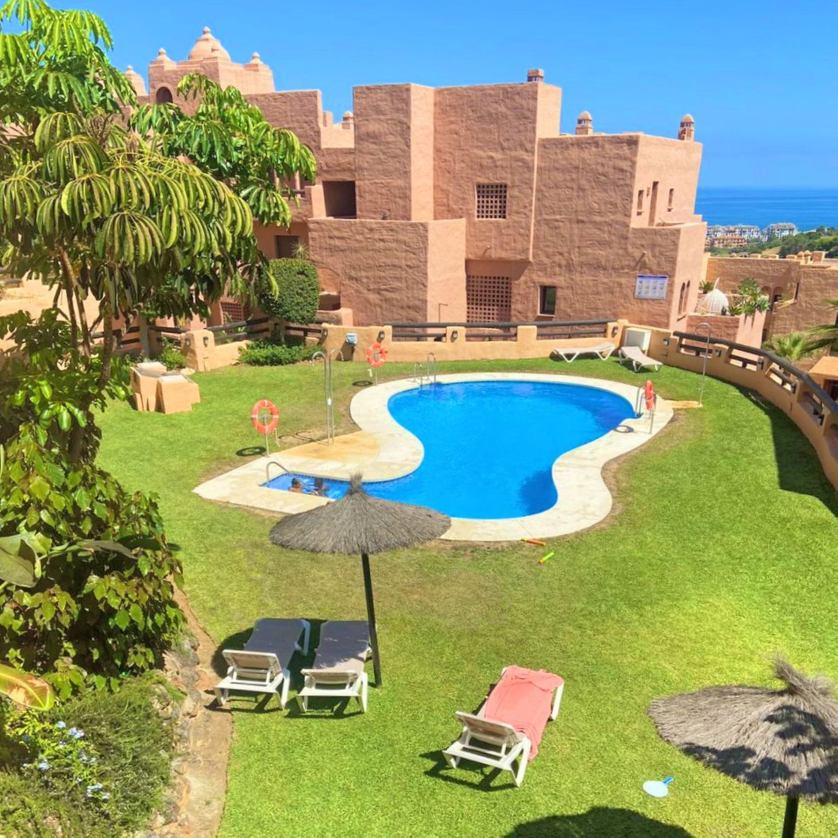 2 Bed Apartment for sale in La Duquesa Costa Del Sol, Málaga, Spain