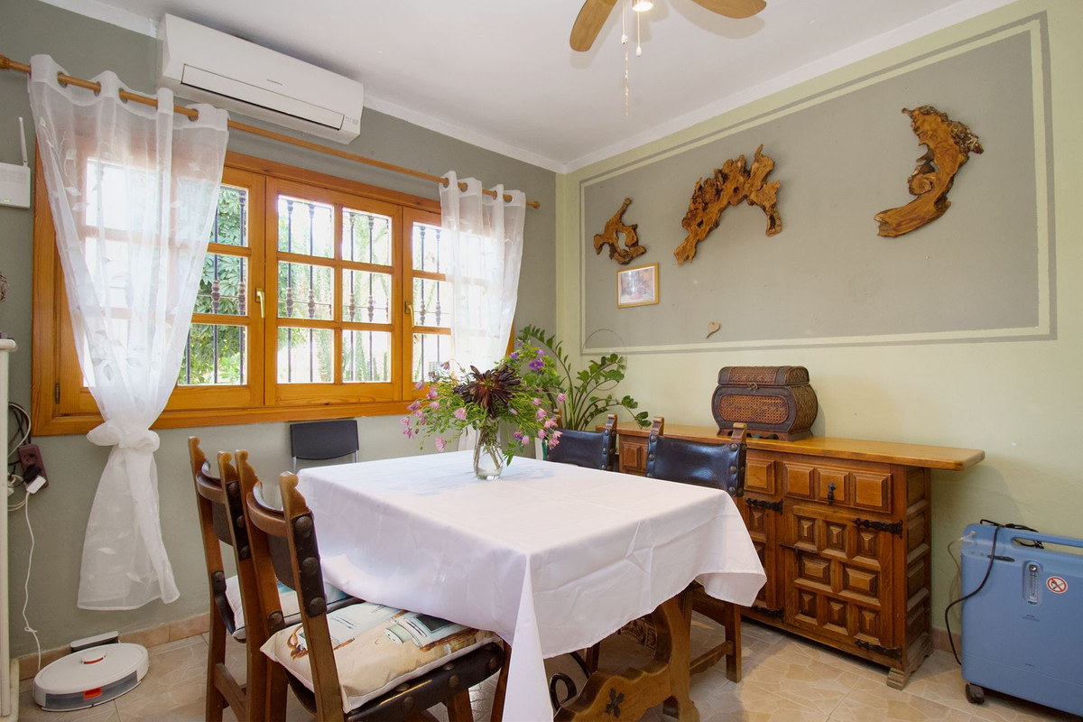 Se vende Pareada de 5 dormitorios en Costa Del Sol, Málaga, España