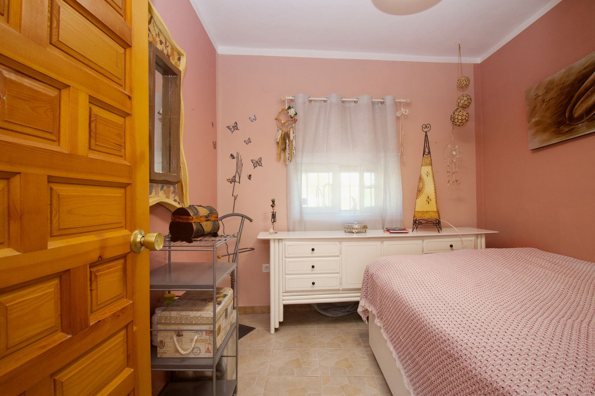 Se vende Pareada de 5 dormitorios en Costa Del Sol, Málaga, España
