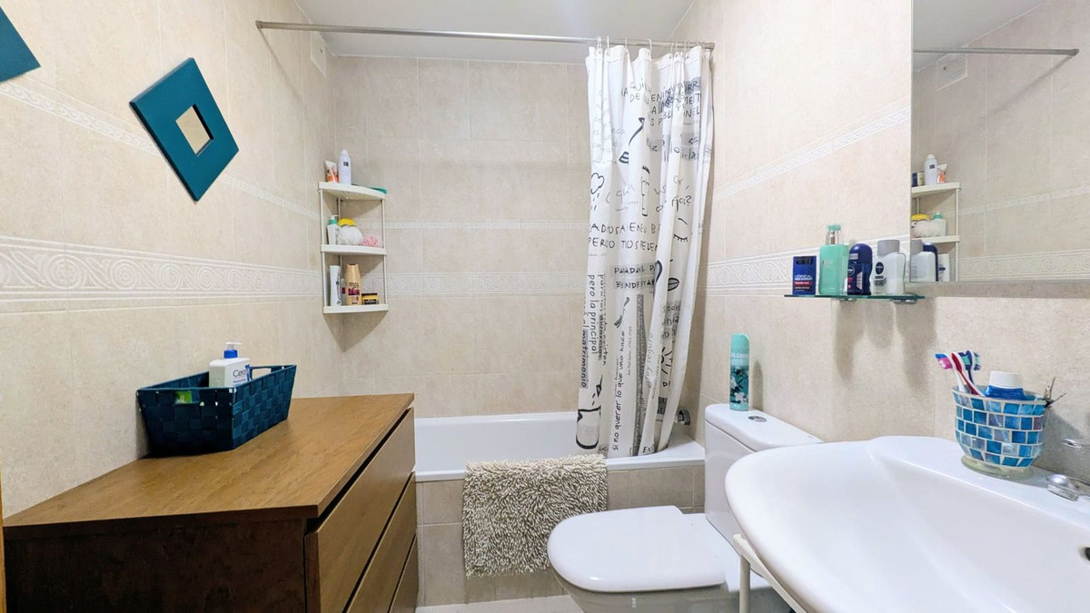 Se vende Apartamento Planta Media de 1 dormitorios en Costa Del Sol, Málaga, España