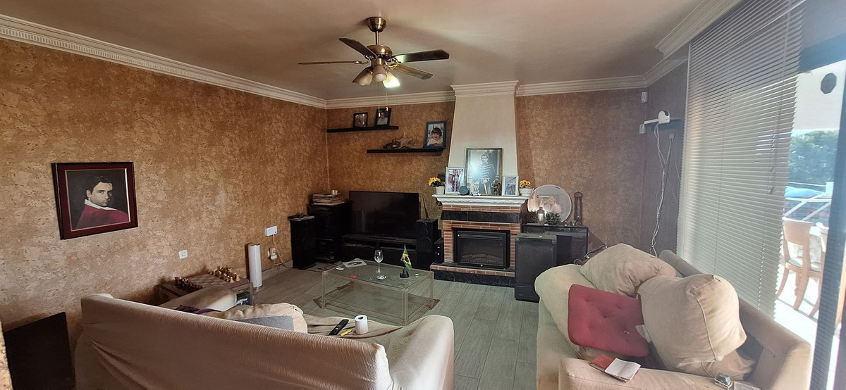 4 Bed Townhouse for sale in Torreblanca Costa Del Sol, Málaga, Spain