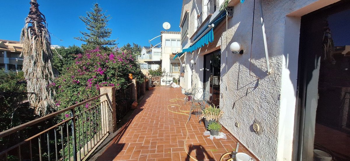 4 Bed Townhouse for sale in Torreblanca Costa Del Sol, Málaga, Spain