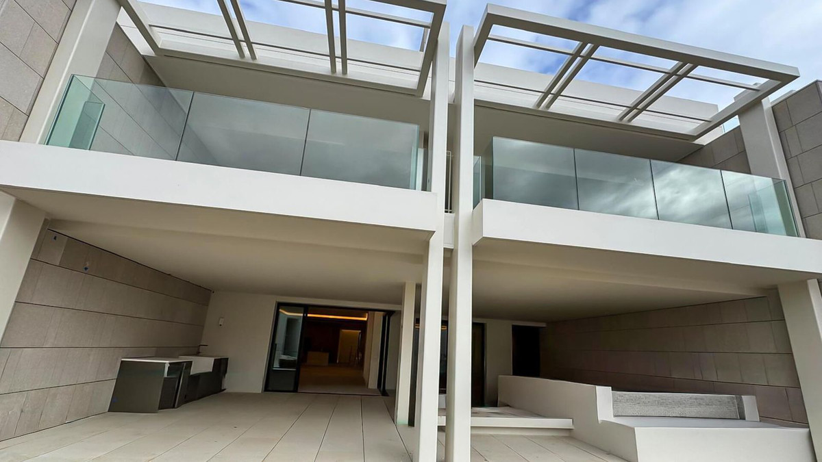 Se vende Apartamento Planta Baja de 4 dormitorios en Costa Del Sol, Málaga, España