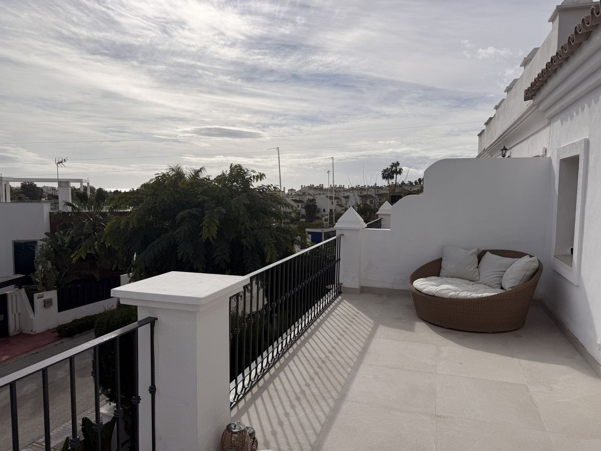 4 Bed Townhouse for sale in Estepona Costa Del Sol, Málaga, Spain