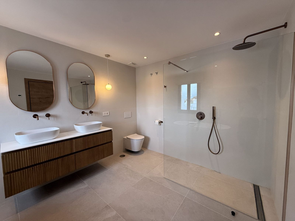 4 Bed Townhouse for sale in Estepona Costa Del Sol, Málaga, Spain