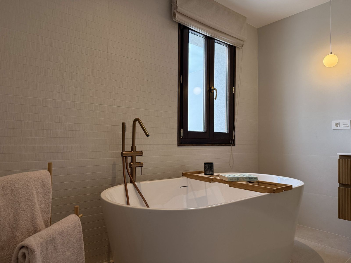 4 Bed Townhouse for sale in Estepona Costa Del Sol, Málaga, Spain