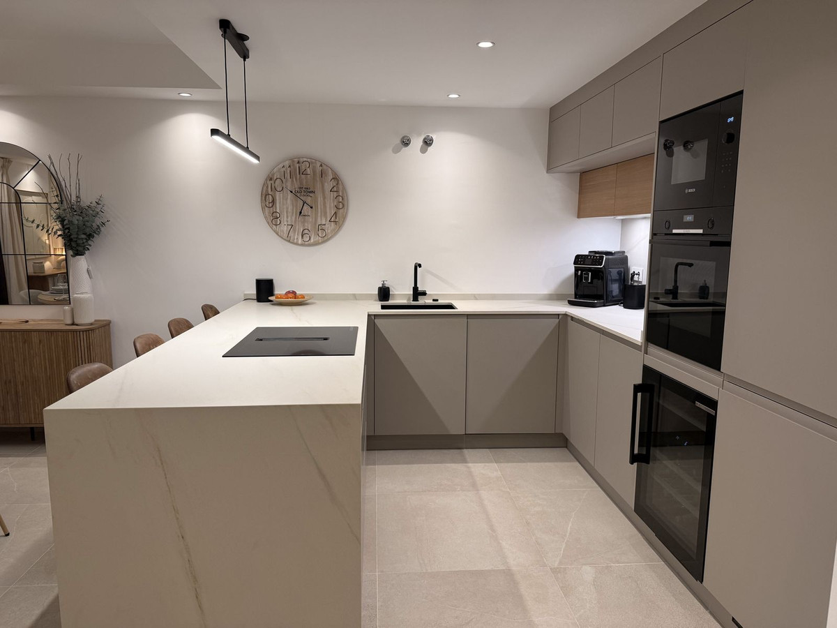 4 Bed Townhouse for sale in Estepona Costa Del Sol, Málaga, Spain