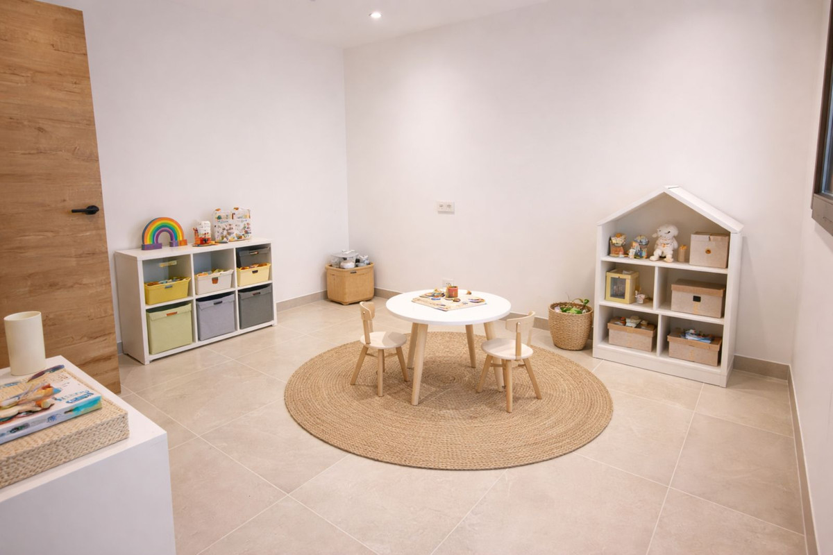 4 Bed Townhouse for sale in Estepona Costa Del Sol, Málaga, Spain